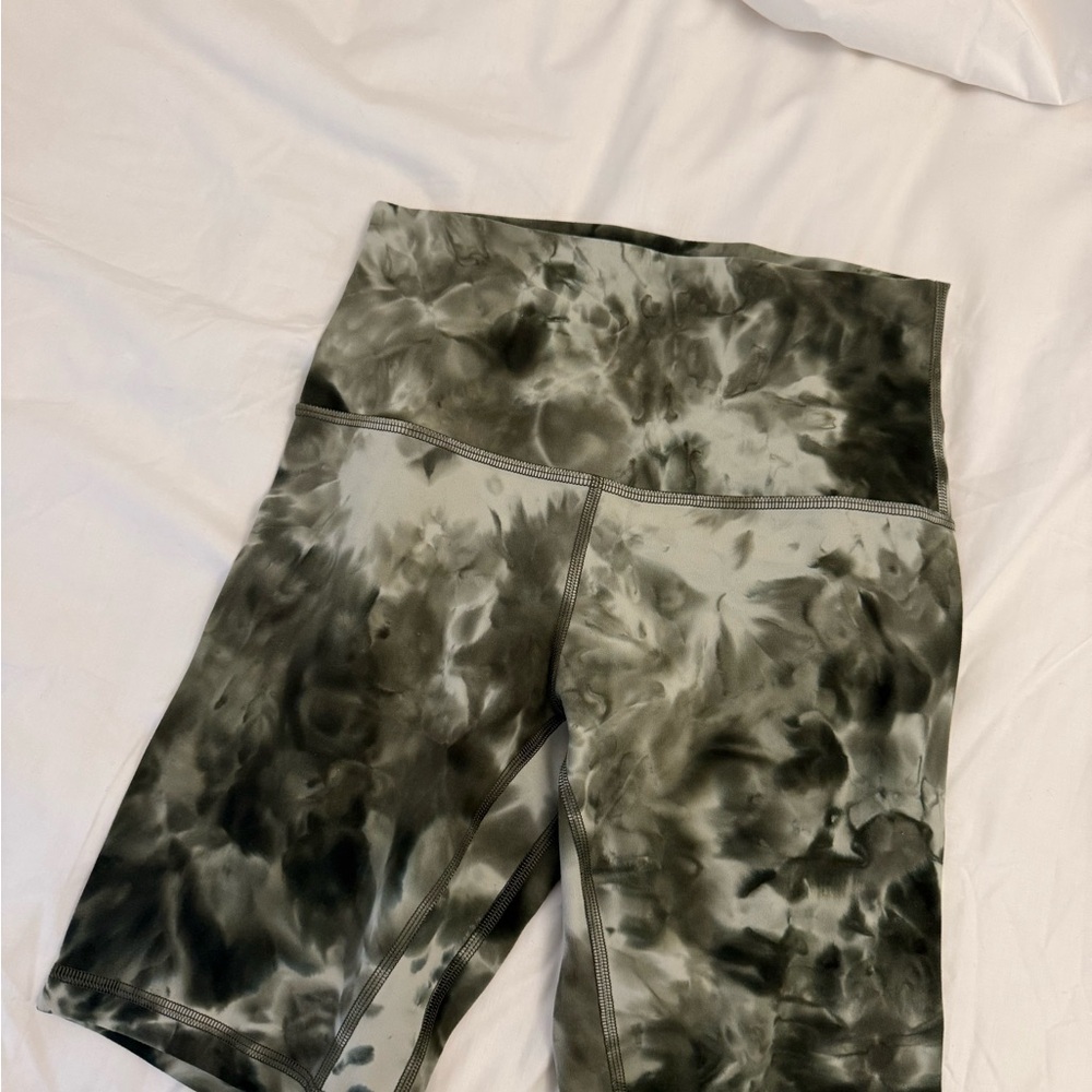 lululemon athletica Green Gray Tie-Dye Bike Shorts